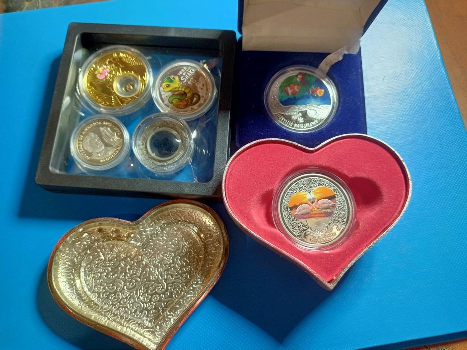 Продам монеты серебро унция