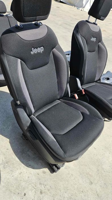 interior textil scaune fata spate fete usi  jeep renegade facelift dupa 2019
