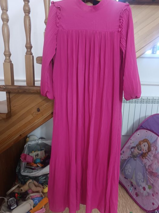 Продаю платья по