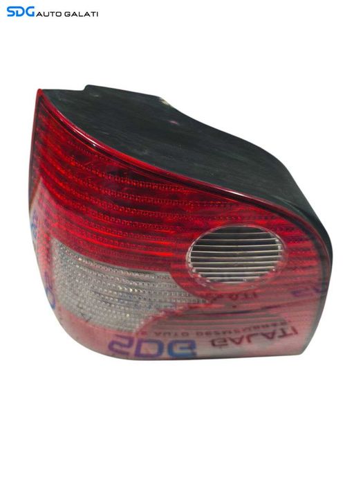Stop Lampa Tripla Stanga de pe Aripa Caroserie Volkswagen Polo 9N 2002 - 2005 Cod 6Q6945257A (Fisura Interioara) [LR1351]