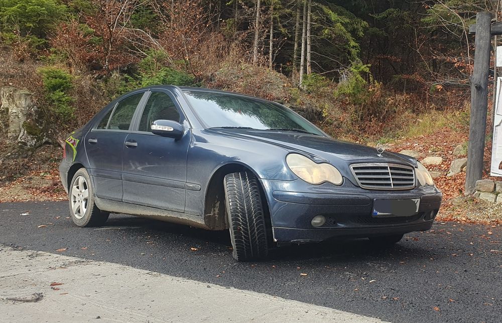Mercedes C class w203 C220 146cp