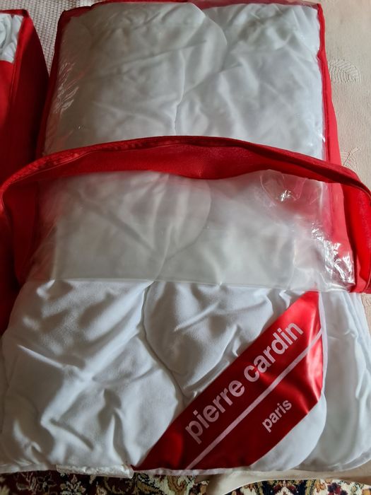 Pilota si perna Pierre Cardin