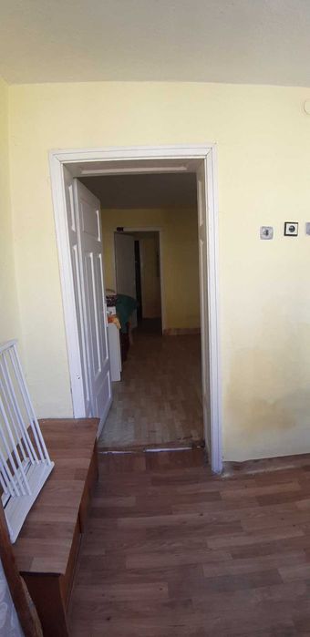 Къща с дворно място