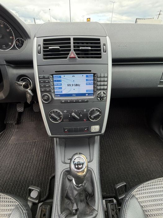 Mercedes A Klasse/benzina/navi/pano/full/AVANTGARDE