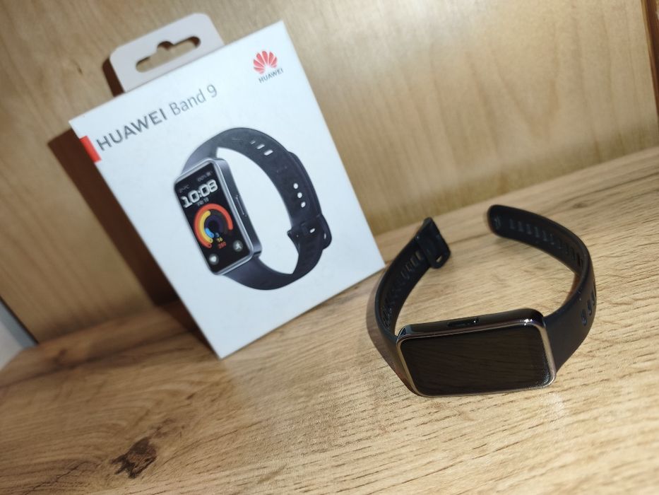 Продам фитнес браслет Huawei band 9