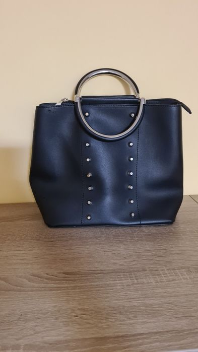 Черна дамска чанта