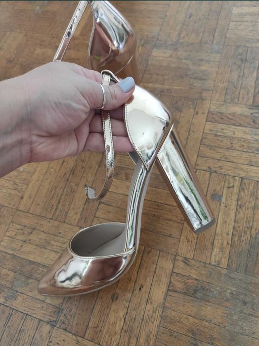 Pantofi asos marimea 40