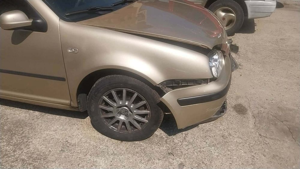 Golf 4, 1.6 на части