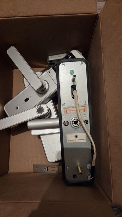 Умный дверной замок