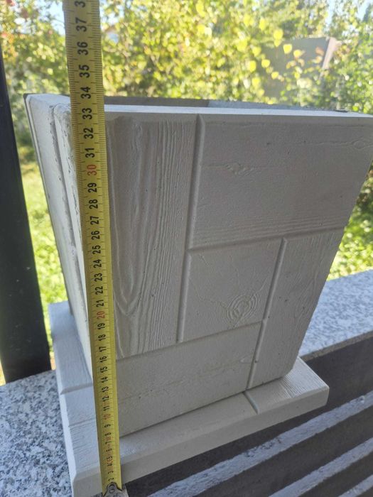 jardiniere de beton si dale de beton