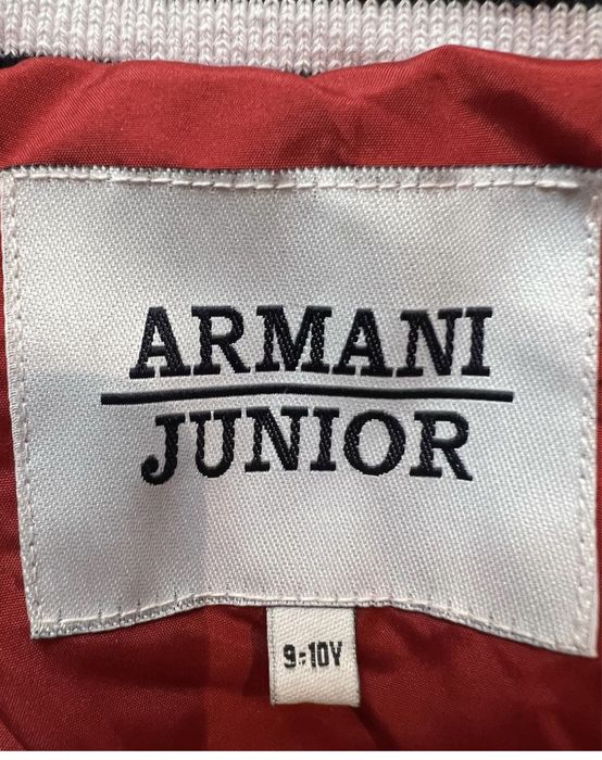 Куртки,пальто.