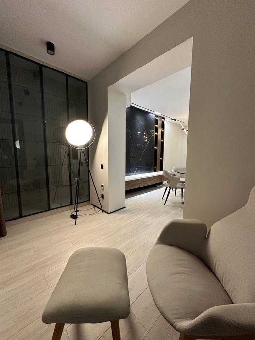 Сдаю срочно новую 3-ком квартиру на Цум Ц-7 3/4/4 (P6)