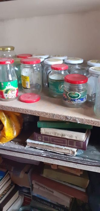 Отдам банки винтовые