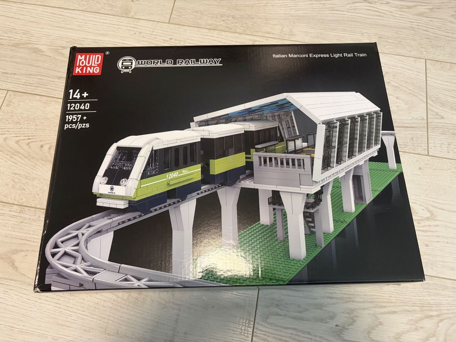 конструктор Mould King 12040 –  Express Light Rail Train