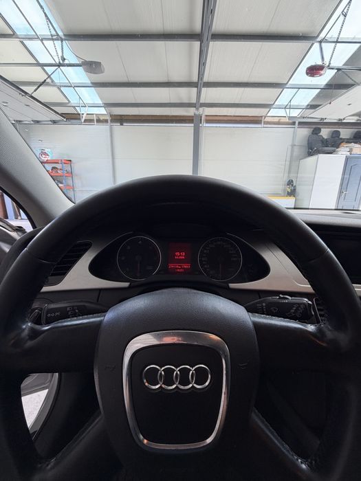 Audi A4 B8 2009 (2.0 143cp)