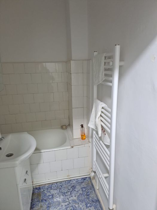 Vând urgent garsoniera Bals zona Turnuri