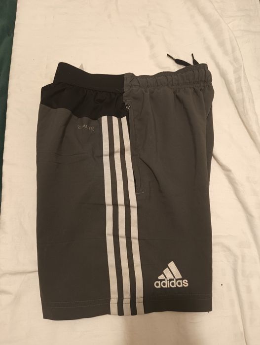 Pantaloni scurți adidas sala M