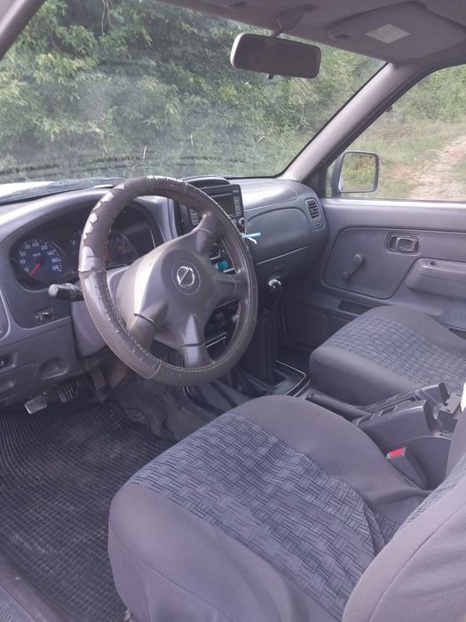 Vând Nissan Navara Pickup