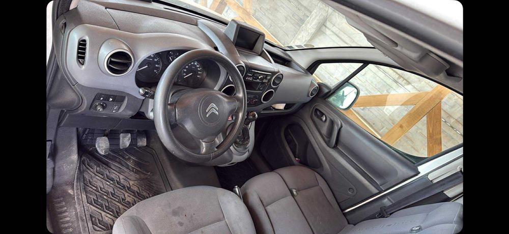 Vand Citroën berlingo 2015 locuri 3