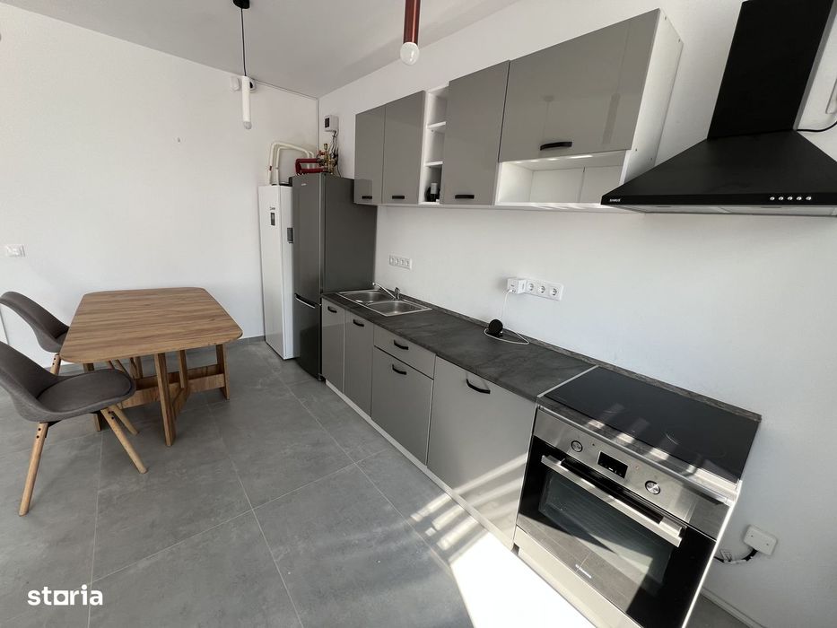 Casă nouă de închiriat – 5 camere, tip înșiruit, zona Cristian
