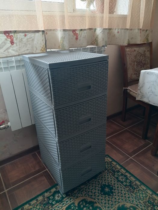 Пластиковый комод