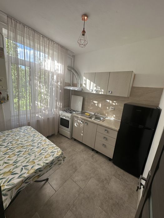 Inchiriez garsoniera