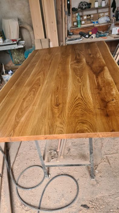 Голям масивен плот от дъб