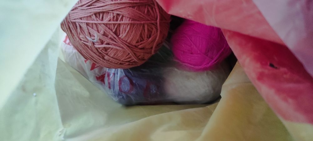 Пряжа нитки новые