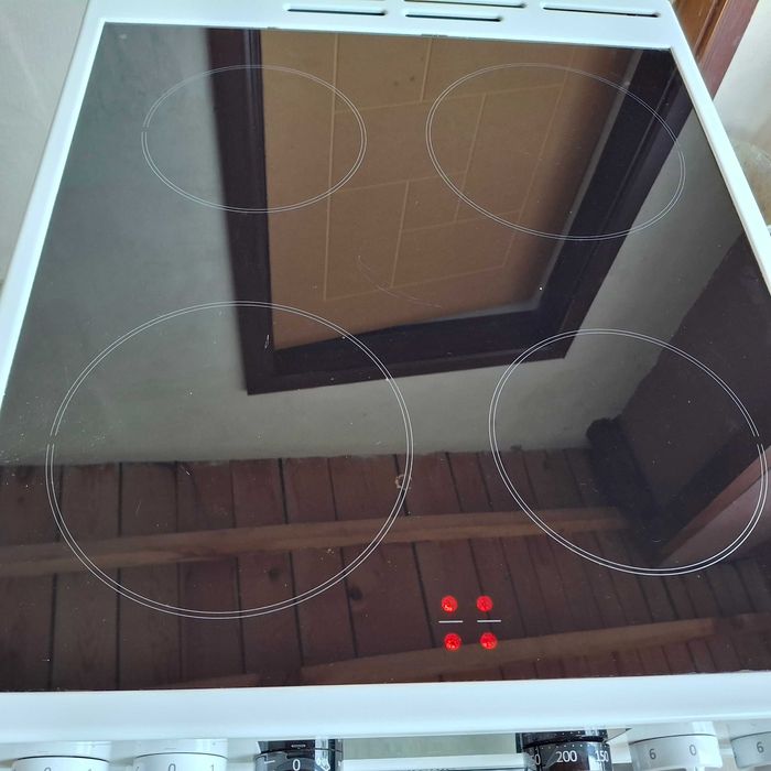 Електрическа печка с керамичен плот Gorenje