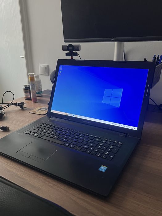 Laptop Lenovo i5, ecran mare 17.3”, windows 10