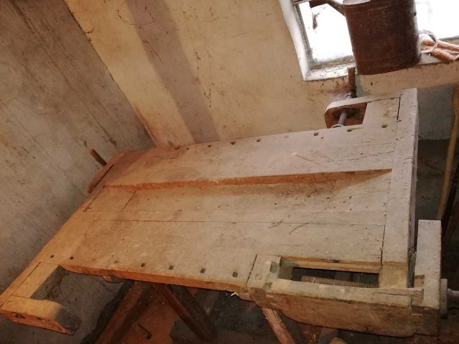 продавам стар дърводелски тезгях, 60 години, оригинален, нереставриран