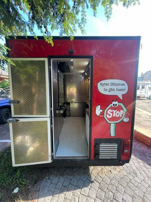 Отдавам под наем кемпер/мобилна кухня за сандвичи и пиле на грил