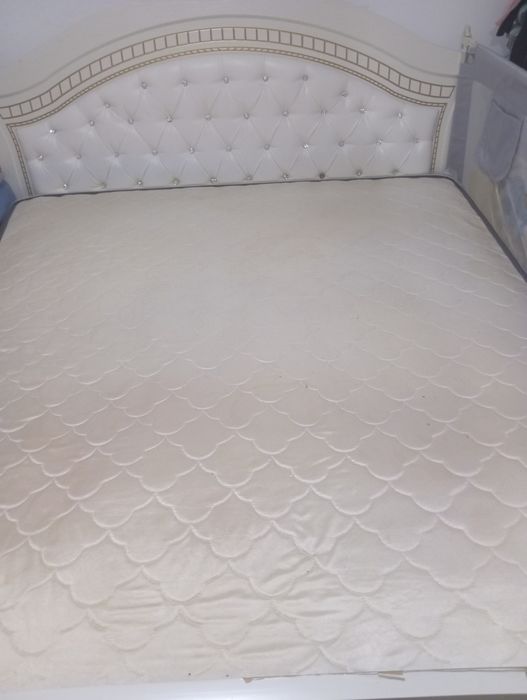 Кровать двухспальная