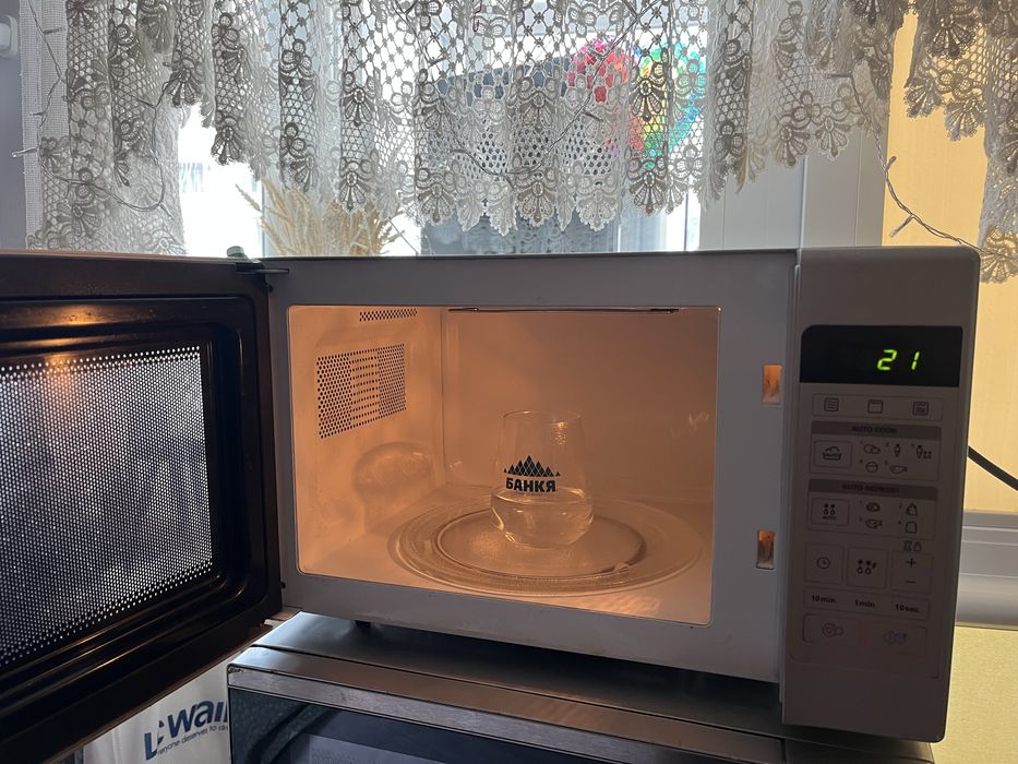 Микровълнова фурна с грил LG