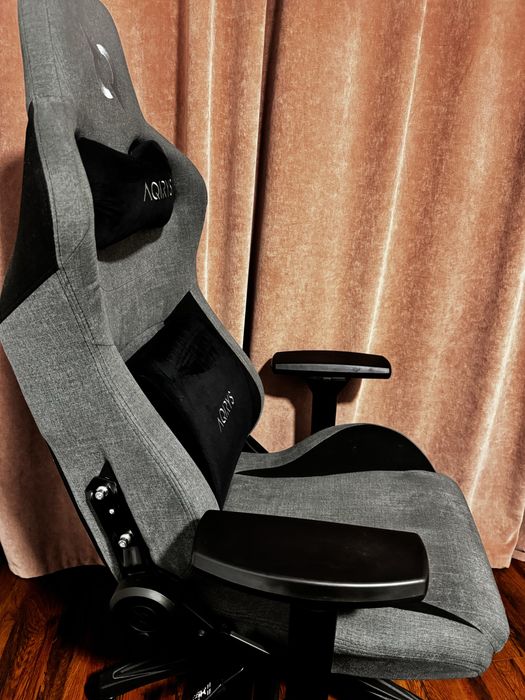 Scaun gaming AQIRYS ergonomic,cu pernă lombară si cervicală