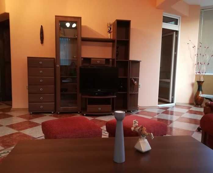 Дава се под наем Двустаен апартамент в Пловдив, Кършияка - 70 кв.м за 275 € - Снимка #1