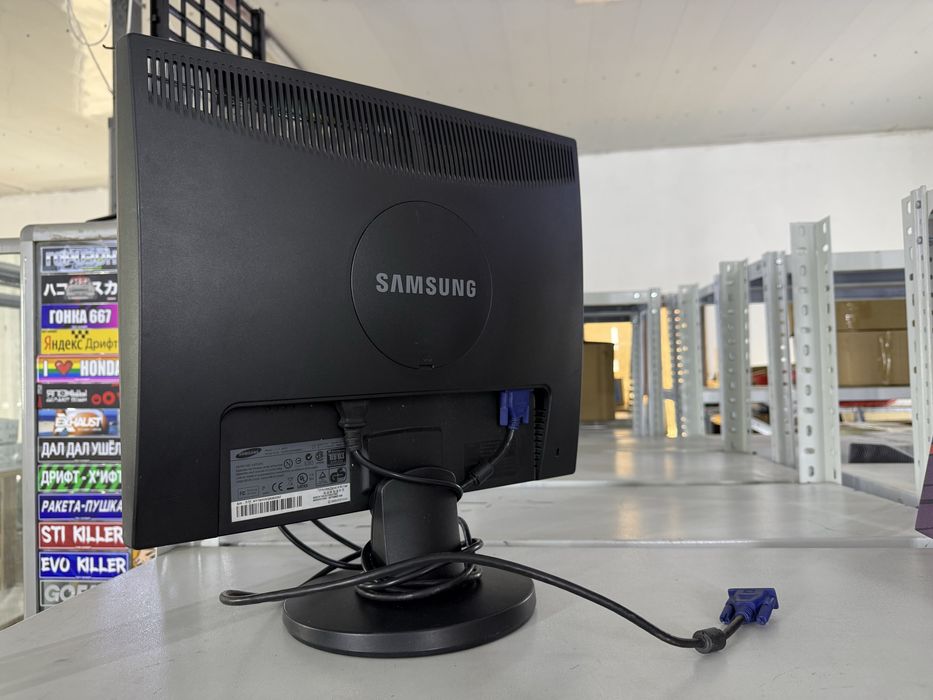 Монитор Samsung 19 дюймов