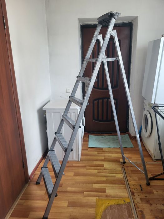 Стремянка стальная