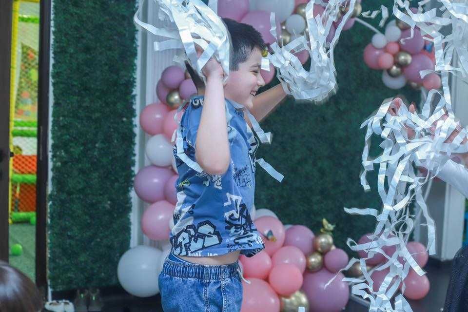 Хартиена/Фолиева дискотека с аниматор