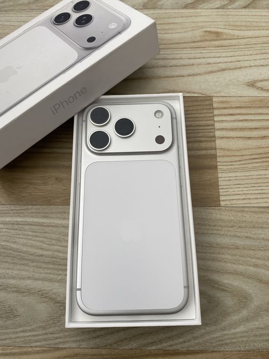 iPhone 17 PRO , ca NOU , 100% Bateria , Accept Schimburi