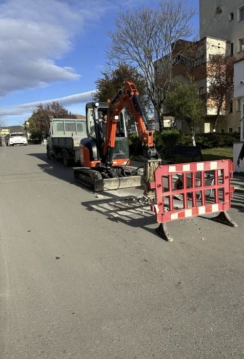 De inchiriat Miniexcavator 24/7  , buldoexcavator ,bobcat ,inchirieri