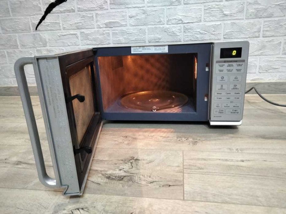 Продам микроволновую печь