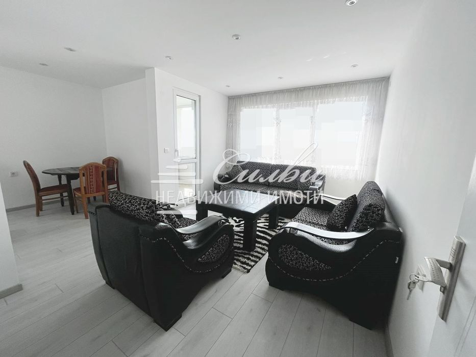 Дава се под наем Двустаен апартамент в Шумен, Пазара - 59 кв.м за 306 € - Снимка #1