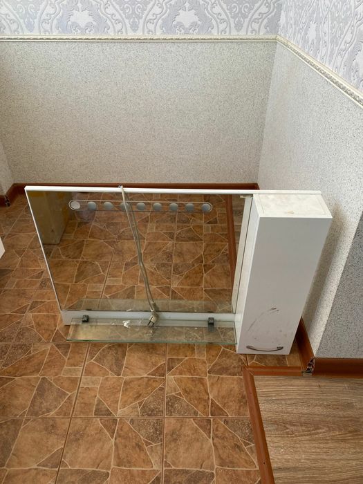 Шкаф в ванную с зеркалом