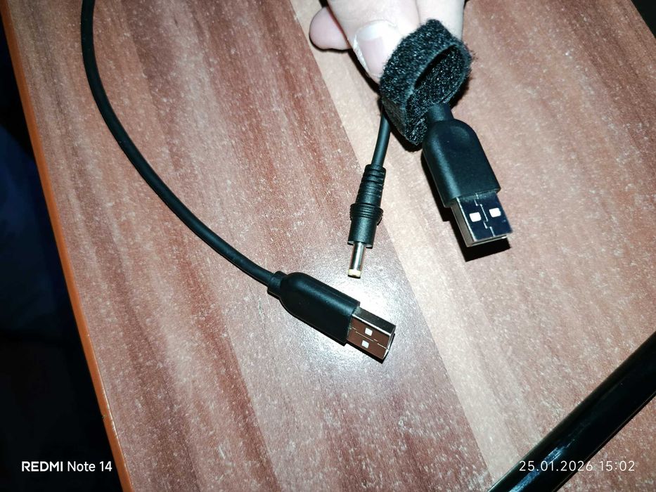 Camera video conferințe Logitech cu cabluri și accesorii incluse