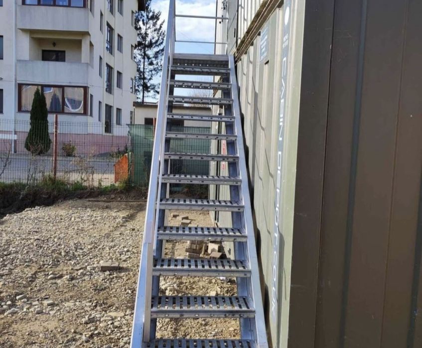 Scări cu balustrada pentru container mobil