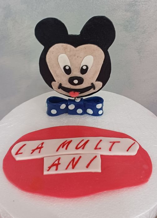 Figurina pasta de zahar pentru tort