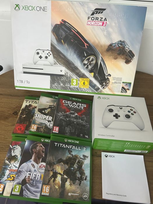 Consola jocuri Xbox One S 1 TB + 2 controllere wireless + 8 jocuri