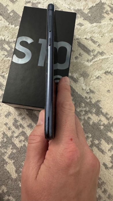 Продам сот тел Samsung S10e