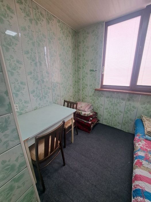 Сдаётся  в аренду 1 ком. квартира в Чирчике  10 микрорайон